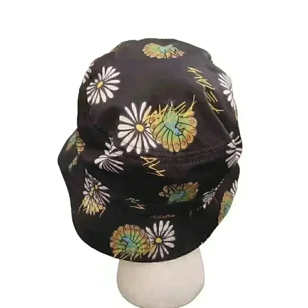 Petals & Peacocks Women's Black w Daisies & Peacocks Print Poly Bucket Hat